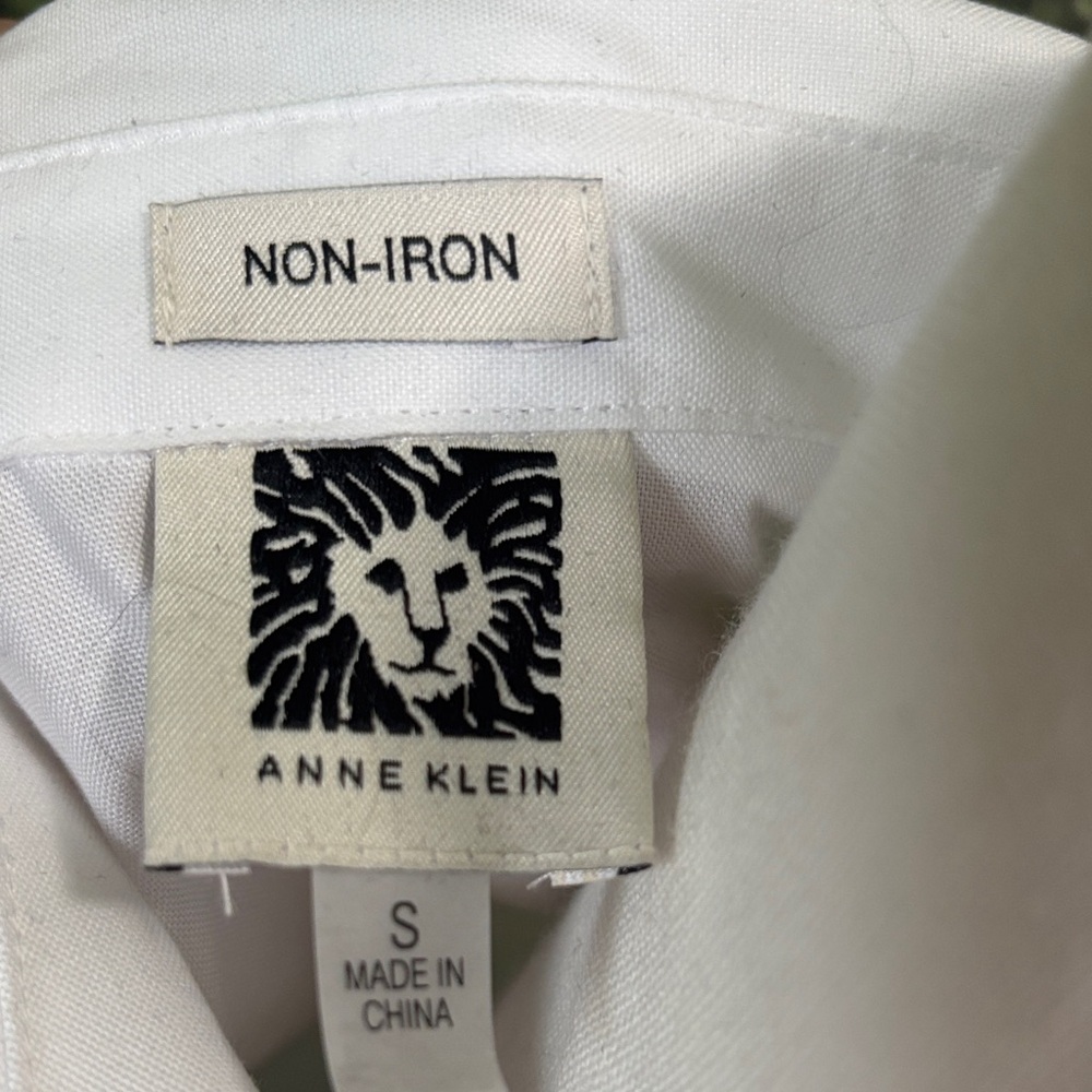Anne Klein Classic White Button-Down Shirt - Picture 6 of 6